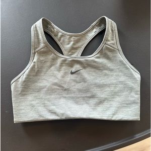 Women’s Nike sports bra NWOT